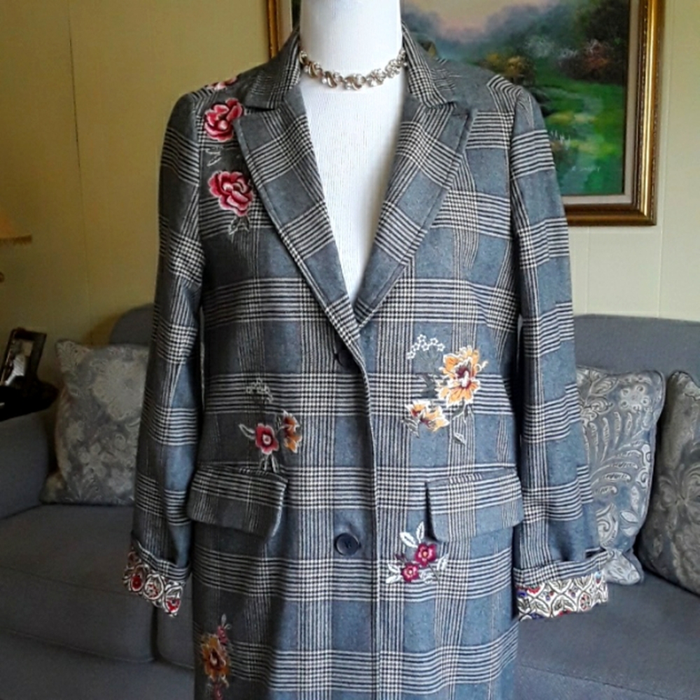 Sundance Coat/blazer with embroidered flowers gray/black houndstooth, plaid sz.S